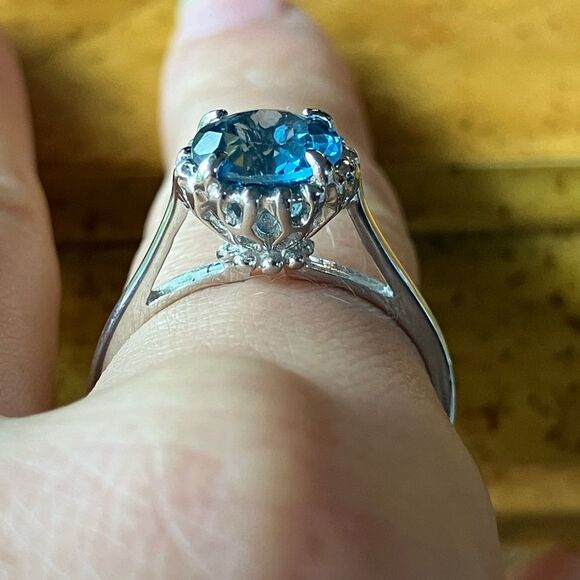 Genuine London Blue Topaz Sterling Silver Ring Size 8.75 - Picture 2 of 9